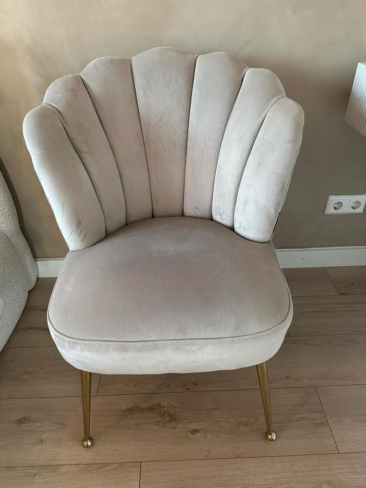 4st. Richmond schelpvormige eetkamer stoel beige velvet, Huis en Inrichting, Fauteuils, Zo goed als nieuw, Stof, 50 tot 75 cm