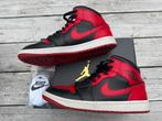 Nike Air Jordan 1 mid banned uit 2020 maat 10 / 44, Zwart, Ophalen of Verzenden, Jordan, Sneakers of Gympen
