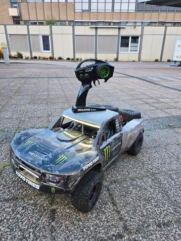 Traxxas UDR 1/8 RC Auto beschikbaar voor biedingen