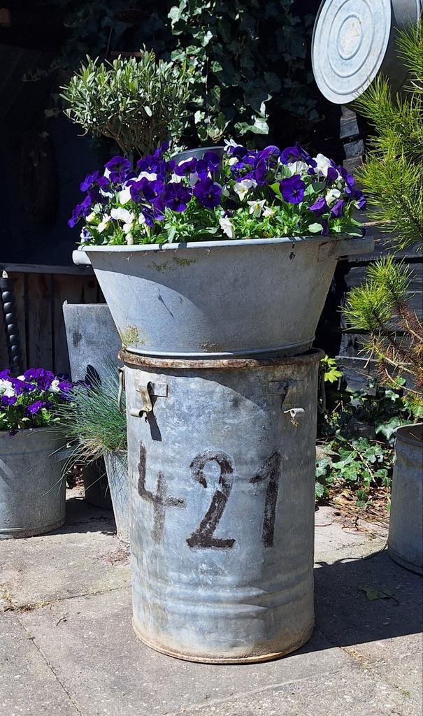 Mooie oude zinken vuilnisemmer, Tuin en Terras, Bloembakken en Plantenbakken, Ophalen, Gebruikt, Minder dan 30 cm, Rond