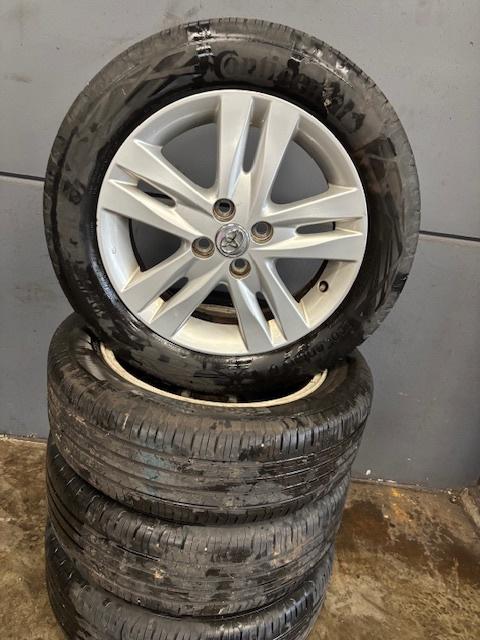 Toyota IQ Velgenset 16'', Auto-onderdelen, Banden en Velgen, Ophalen, Gebruikt, 16 inch, Banden en Velgen