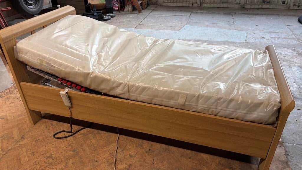 Elektrisch verstelbaar bed eenpersoons 90x200cm, Ophalen, Verstelbaar, 90 cm, Eenpersoons