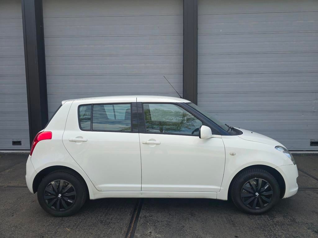 Suzuki Swift 1.3 16V, 5 deurs, zuinig, goed rijdend, Auto's, Suzuki, Voorwielaandrijving, Stof, Zwart, 400 kg