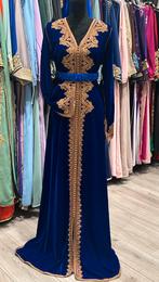 Blauwe kaftan met borduursels en steentjes inclusief riem, Maat 38/40 (M), Overige typen, Blauw, Nieuw