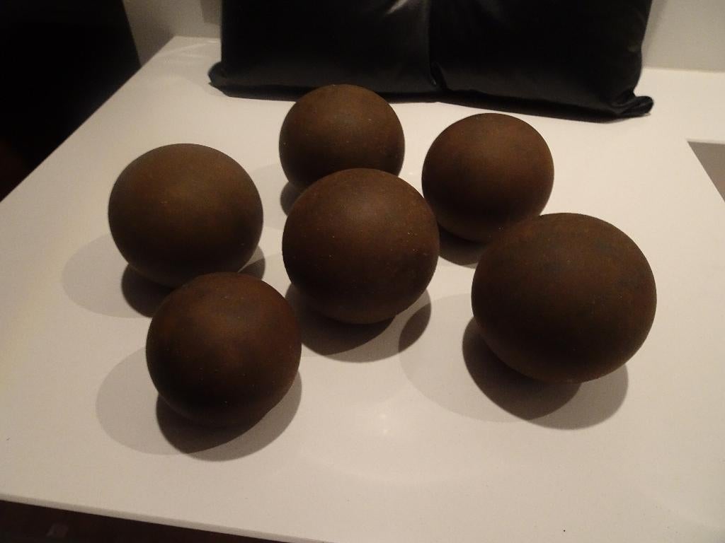 Zes bruine stenen sierballen. Vijf grote en 1 kleine, Huis en Inrichting, Woonaccessoires | Overige, Ophalen of Verzenden, Nieuw