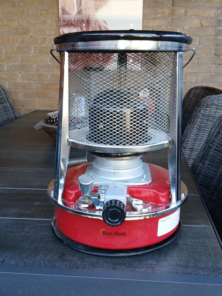 Petroleumkachel Sunheat met reserve kous., Ophalen, Overige brandstoffen, Petroleumkachel, Zo goed als nieuw