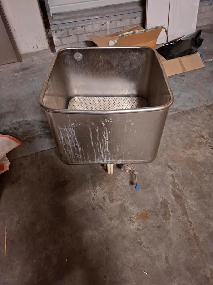 RVS lekbak met geperforeerde bodem en afvoer, Huis en Inrichting, Keuken | Keukenbenodigdheden, Ophalen