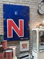 Oud decoratief emaille bord letter N, Verzamelen, Ophalen, Gebruikt, Reclamebord