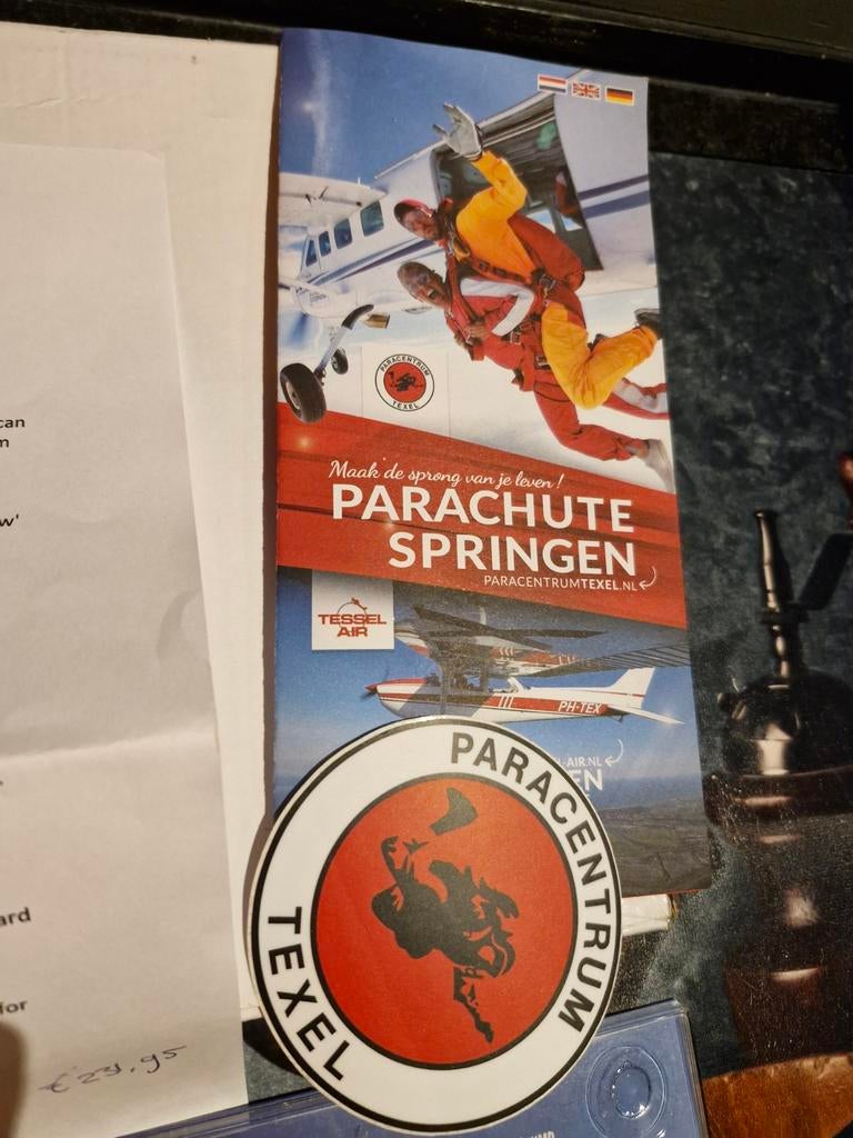 Cadeaubon Parachutespringen waarde €231,95, Eén persoon, Cadeaubon