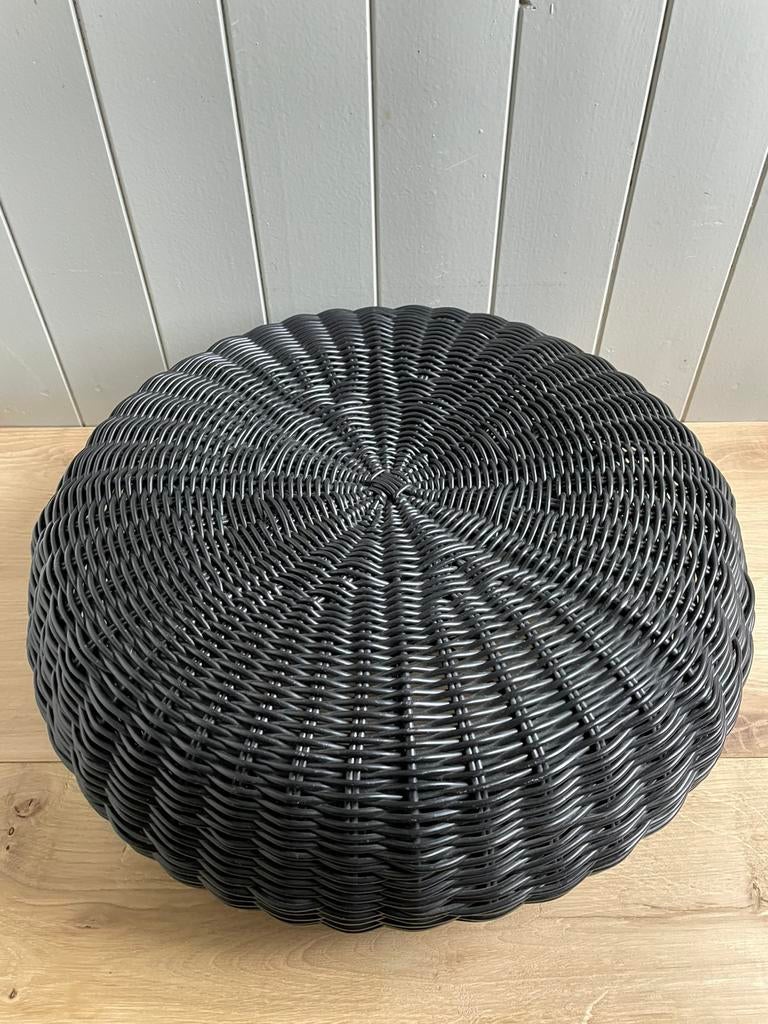 Vintage Ikea Ottoman hocker poef zwarte wicker label 1990s, Rond, Minder dan 50 cm, Ophalen of Verzenden, Zo goed als nieuw