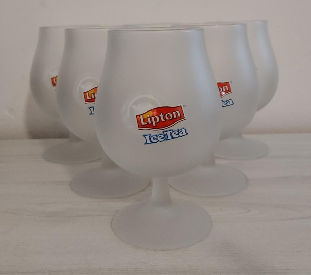 Lipton ice tea glazen, mat glas, op voet, 6 stuks, Ophalen, Zo goed als nieuw, Glas of Glazen, Overige merken