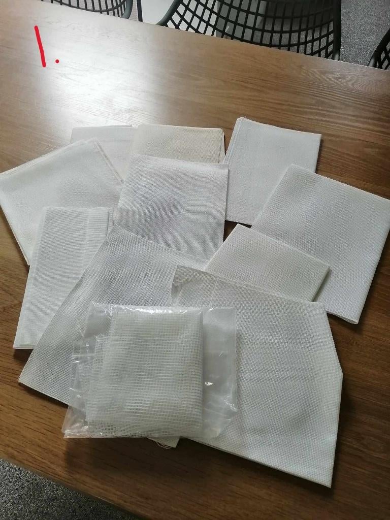 Verschillende lappen borduur stof / linnen, Ophalen, Nieuw, Handborduren, Overige typen