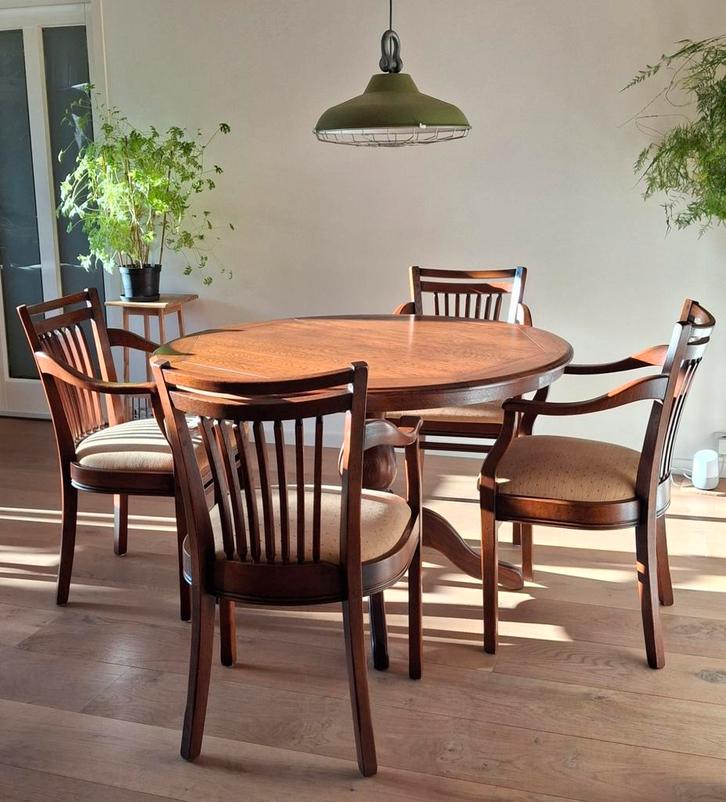 Schuitema Toorop design eetkamerset: ronde Tafel & 4 Stoelen, Huis en Inrichting, Complete eetkamers, Gebruikt, 4 tot 6 stoelen