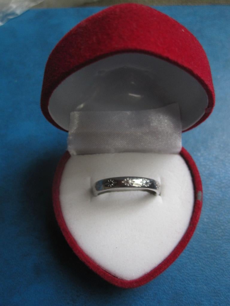 Ring - zilverkleurig - relief/bloem (NIEUW), Sieraden, Tassen en Uiterlijk, Ringen, IJzer of Staal, Nieuw, Ophalen of Verzenden