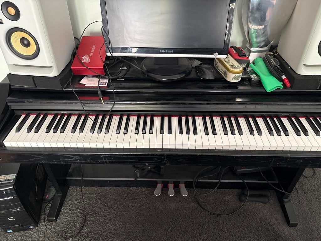 Zwarte digitale piano - Zwaar, tillen met twee man, Muziek en Instrumenten, Piano's, Gebruikt, Zwart, Digitaal, Ophalen of Verzenden