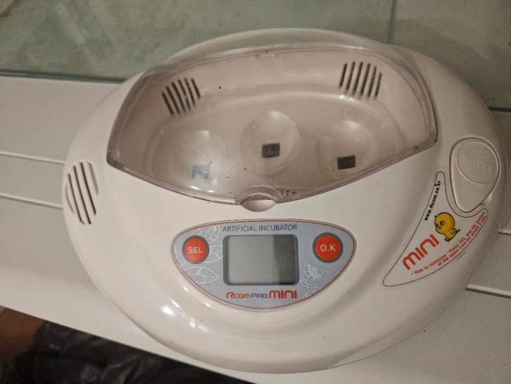 R-com Mini Pro broedmachine, Dieren en Toebehoren, Pluimvee | Toebehoren, Zo goed als nieuw, Broedmachine, Ophalen of Verzenden