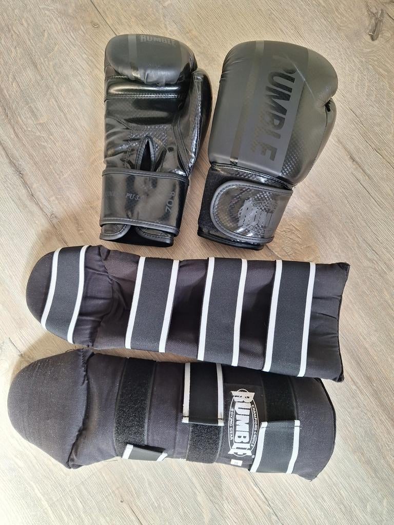 Bokshandschoenen junior 8-OZ + scheenbeschermers, Maat XS of kleiner, Ophalen of Verzenden, Zo goed als nieuw, Overige