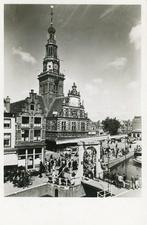 ALKMAAR – Waaggebouw met Kaasmarkt 1950 (VK508), Ophalen of Verzenden, 1940 tot 1960, Gelopen, Noord-Holland
