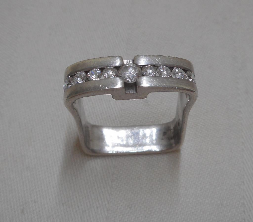 Zilveren aparte ring met stenen maat 18 nr.1240, 18 tot 19, Verzenden, Zo goed als nieuw, Dame