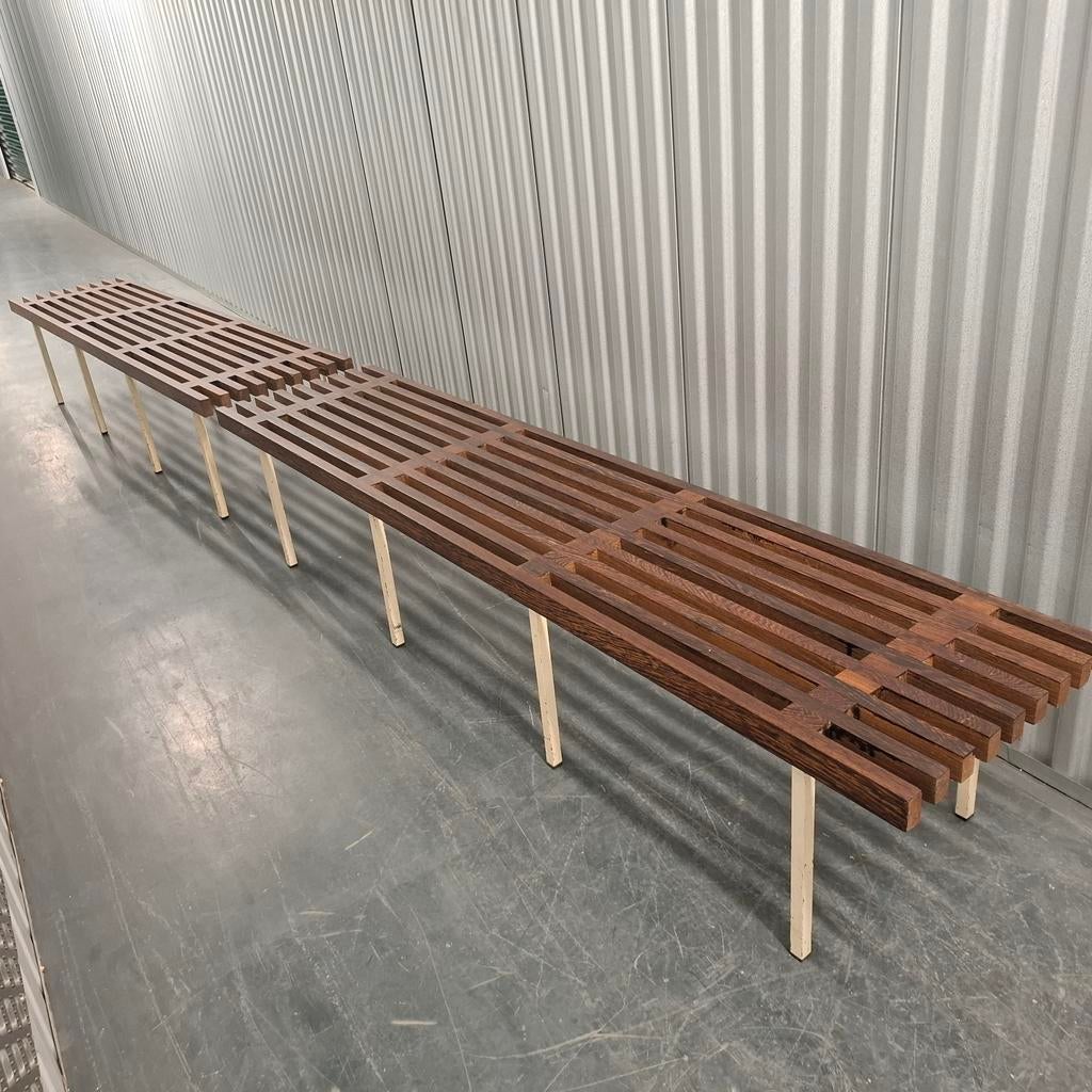 Vintage 2 lattenbankjes uit kleedkamer gymnastiekzaal tafel, Ophalen, Gebruikt