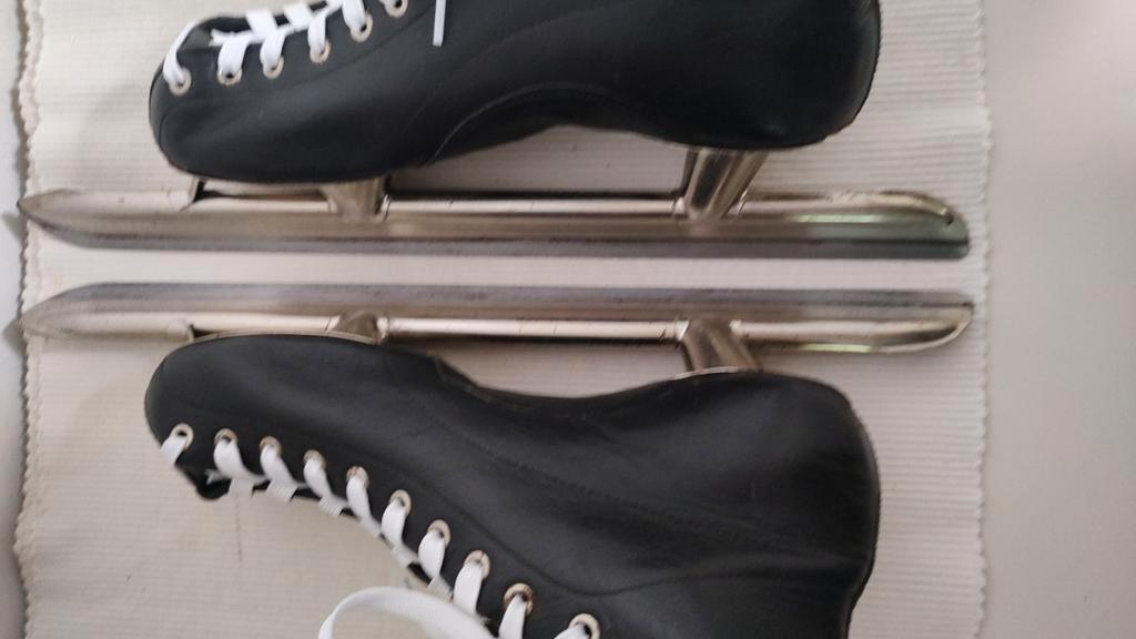 S547 Viking Halfhoge Noren maat 42, geslepen, Sport en Fitness, Schaatsen, Viking, Gebruikt, Viking, Almere