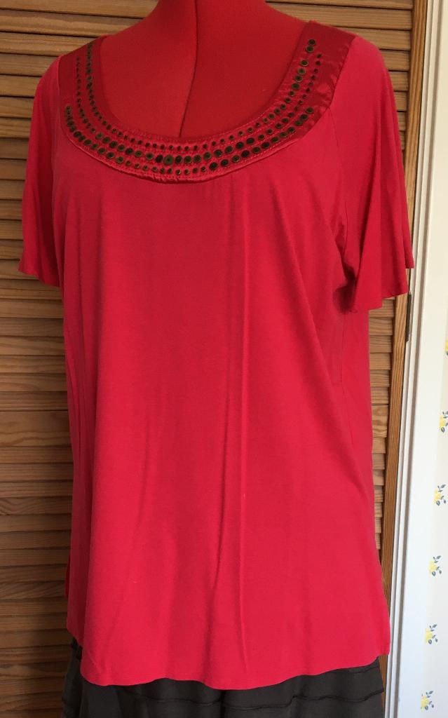 Marks & Spencer rood top maat 50/52 (UK24), Maat 46/48 (XL) of groter, Ophalen of Verzenden, Korte mouw, Gedragen