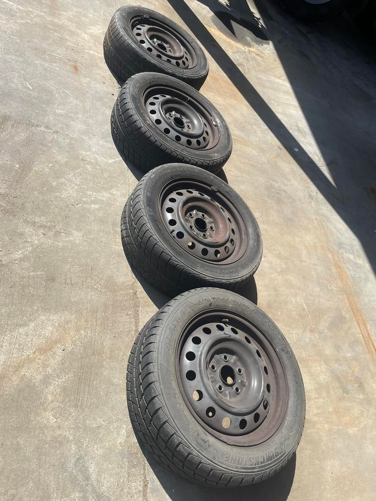 Set WinterBanden + velgen, Ophalen, 16 inch, Banden en Velgen, 205 mm