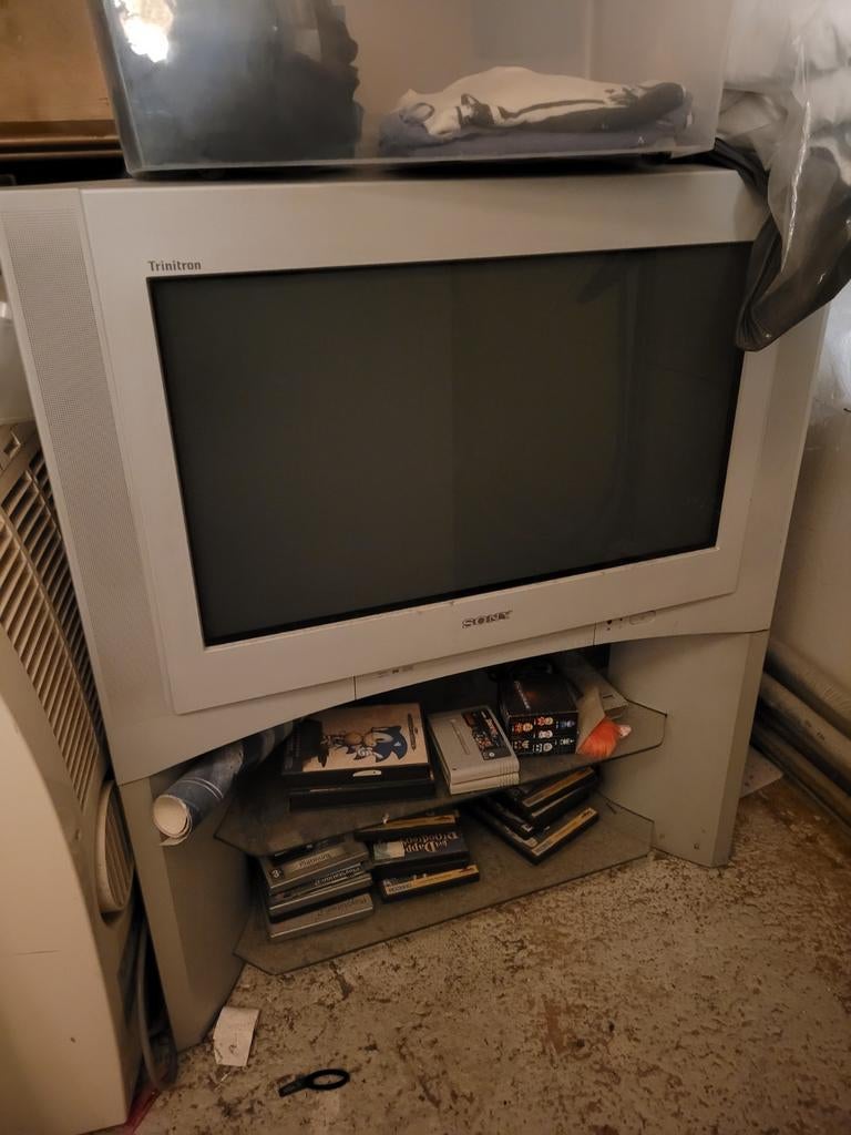 Gratis: Werkende oude Sony Trinitron TV (zwaar), Audio, Tv en Foto, Vintage Televisies, Ophalen, Gebruikt, 60 tot 80 cm, Sony