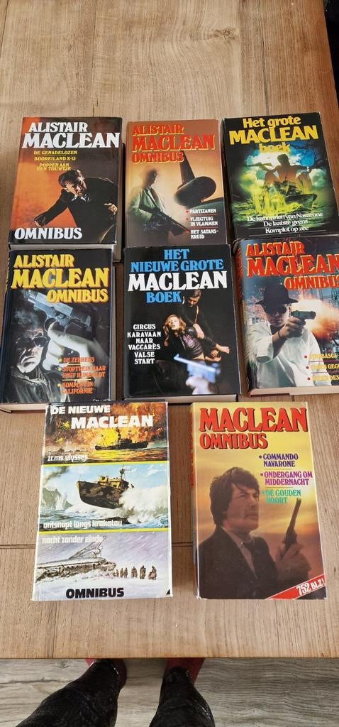 Alistair MacLean Omnibus Boeken Collectie (8 stuks), Ophalen of Verzenden, Gelezen
