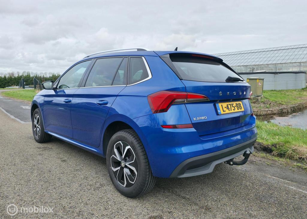 Skoda Kamiq 1.0 TSI / Virtual / Stoelv / Trekh / Carplay, Auto's, Stof, Gebruikt, Stoelverwarming, Blauw
