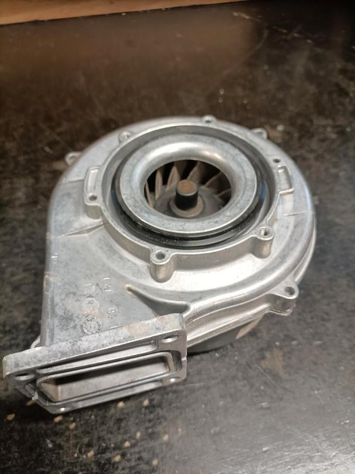 Ventilator bosch / nefit cv ketel, Witgoed en Apparatuur, Luchtbehandelingsapparatuur, Gebruikt, Luchtbehandeling-accessoire, Ophalen of Verzenden