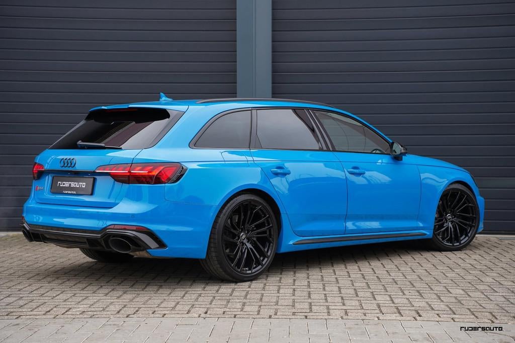 Audi RS4 | Facelift | Keramisch | Massage | Matrix | B&O | C, Automaat, Gebruikt, Zwart, Blauw