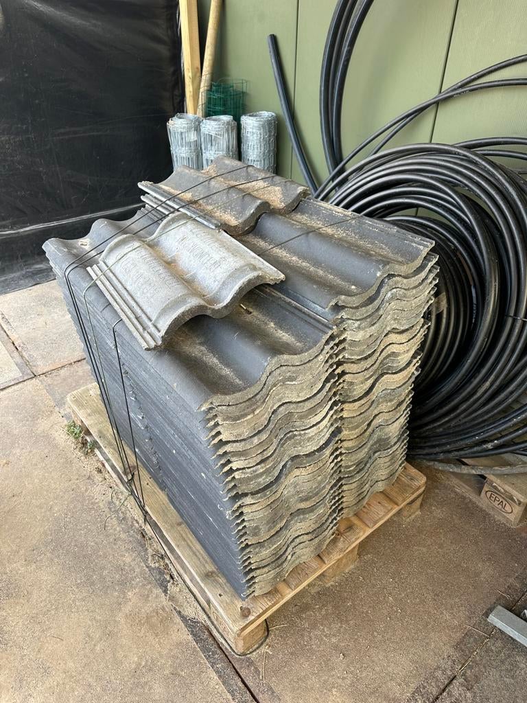 Betonnen dakpannen nieuw zwart 50 stuks, Ophalen, Steen of Klei, Zwart, Nieuw