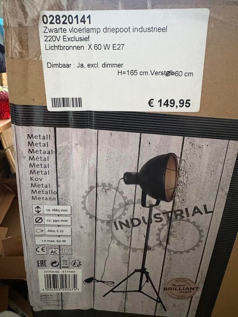Zwarte vloerlamp driepoot industrieel, Huis en Inrichting, Ophalen, Nieuw, Metaal, 150 tot 200 cm