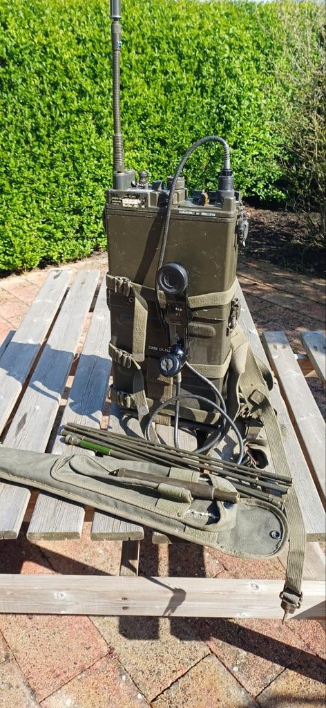 PRC 10 radio met draagharnas compleet, Verzamelen, Militaria | Algemeen, Landmacht, Overige typen, Nederland, Ophalen of Verzenden