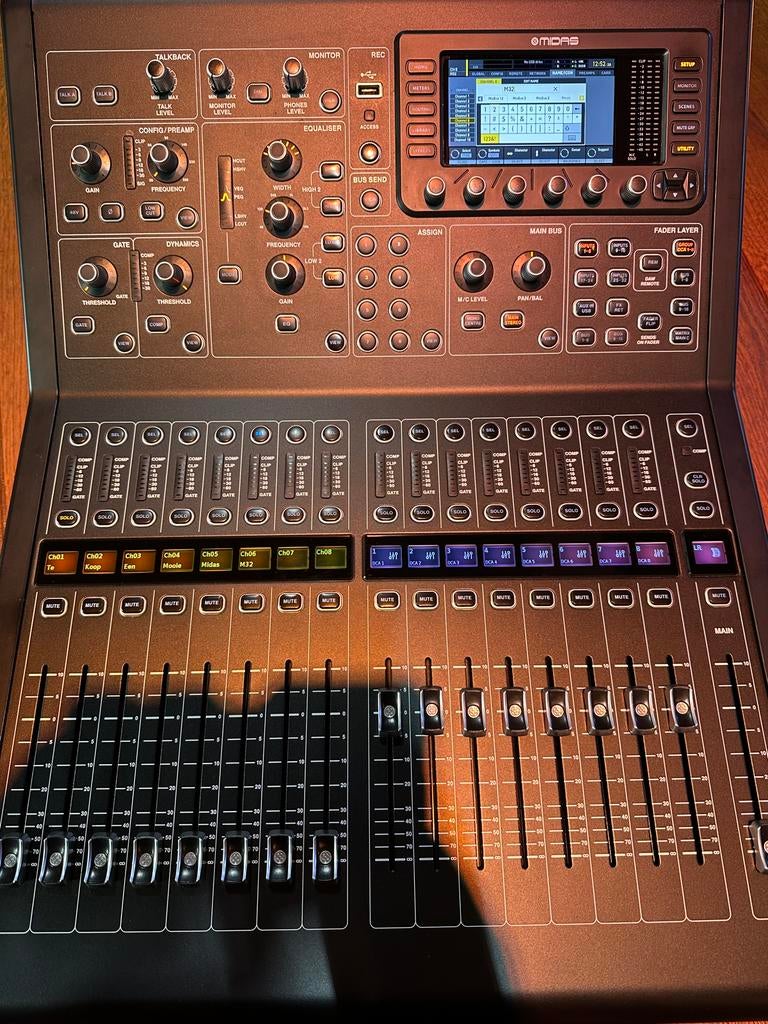 Midas M32r geluidstafel, Ophalen, Zo goed als nieuw, 20 kanalen of meer, Microfooningang
