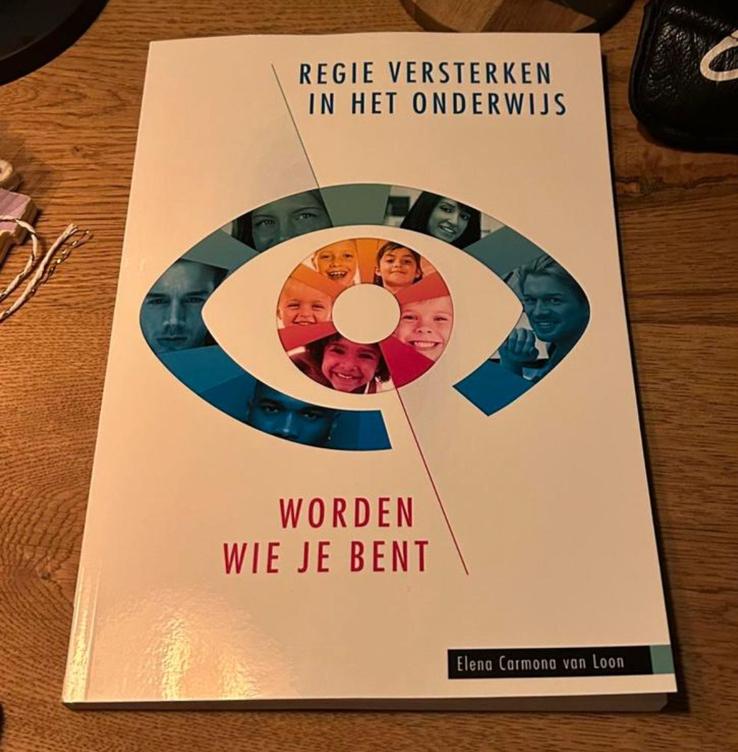 Worden wie je bent - Elena Carmona van Loon, Ophalen of Verzenden, Nieuw, Spiritualiteit algemeen, Achtergrond en Informatie