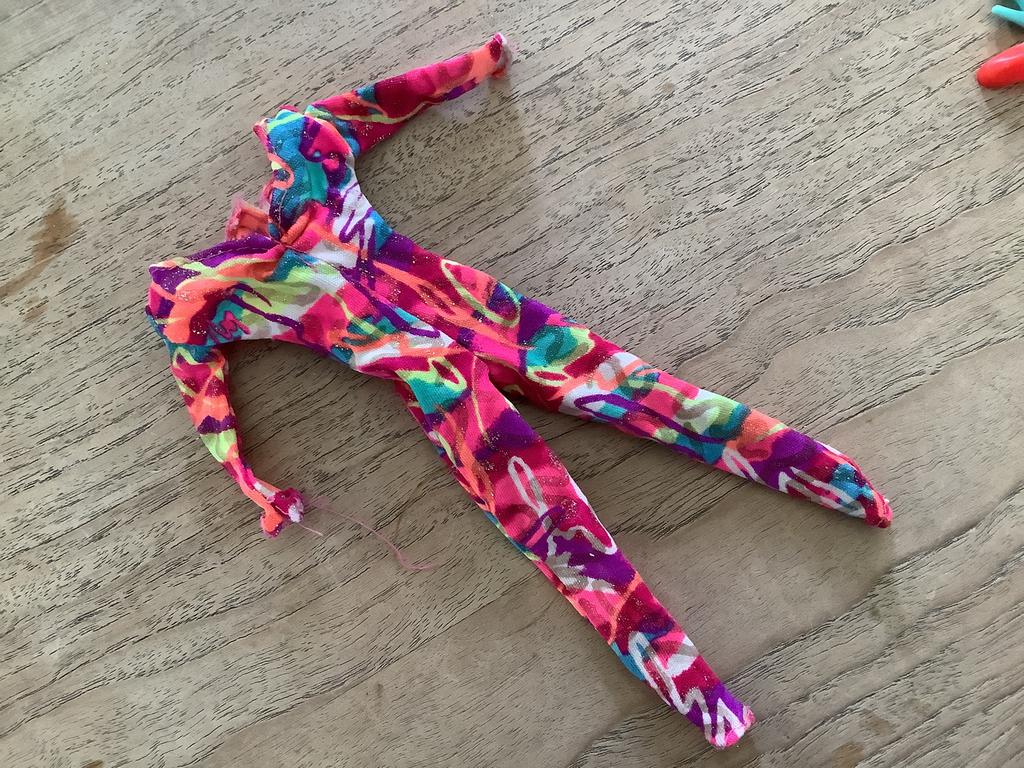 Barbie suit, Verzenden, Zo goed als nieuw