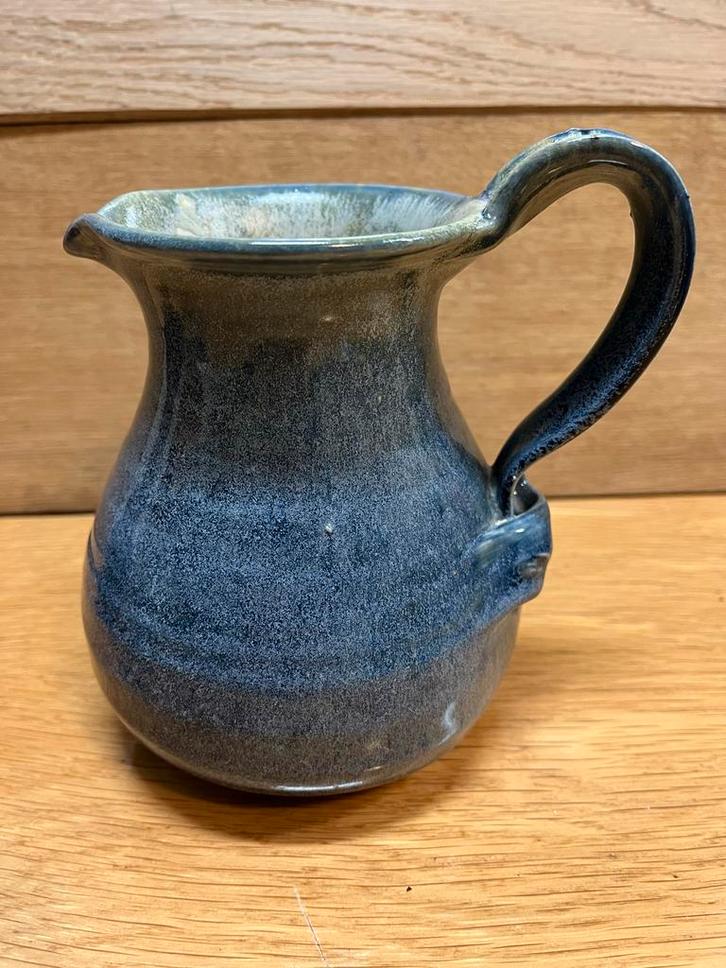 Uniek kannetje van Pottenbakkerij Texel - Handgemaakt, Antiek en Kunst, Antiek | Keramiek en Aardewerk, Ophalen of Verzenden