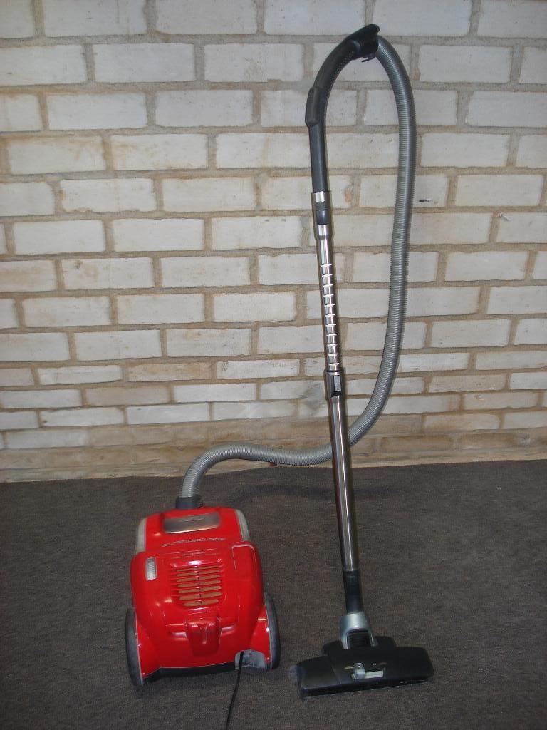 Stofzuiger AEG Supercyclone   , zuigt Superrrrrrrrrr, Witgoed en Apparatuur, Stofzuigers, Ophalen, Stofzuiger, Zo goed als nieuw