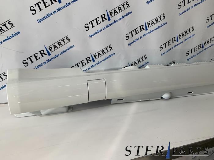 Zijskirt links van een Mercedes E-Klasse, Gebruikt, -, Ophalen of Verzenden, -