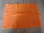 Twee oranje gastendoekjes 32 x 43 cm. € 2 per twee stuks, Ophalen of Verzenden, Zo goed als nieuw, Oranje, Gastendoekje