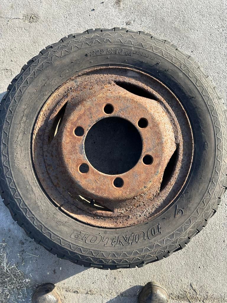 Band en velg voor landbouw wagen of kar 205 R 16, Ophalen of Verzenden, Gebruikt