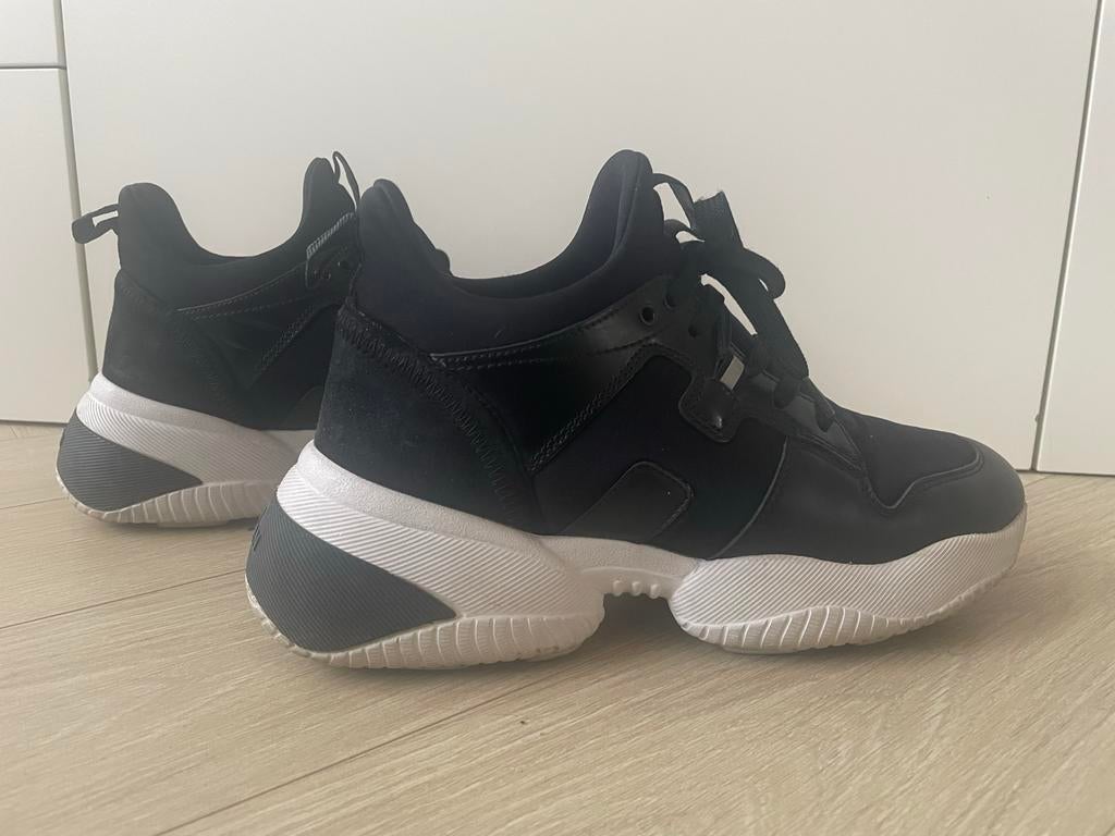 Hogan dames sneakers, Ophalen of Verzenden, Gedragen, Zwart, Sneakers of Gympen