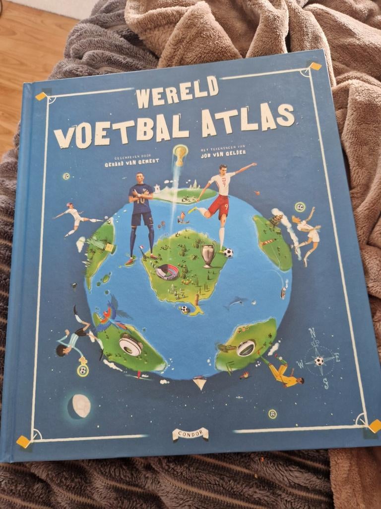 Wereld Voetbal Atlas - Boek voor jonge voetbalfans, Boeken, Sportboeken, Ophalen of Verzenden, Zo goed als nieuw, Gerard van Gemert