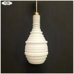 Fraaie pendellamp, opaalglas, Tsjechoslowakije, sixties, Ophalen, Gebruikt, Glas, Boheems