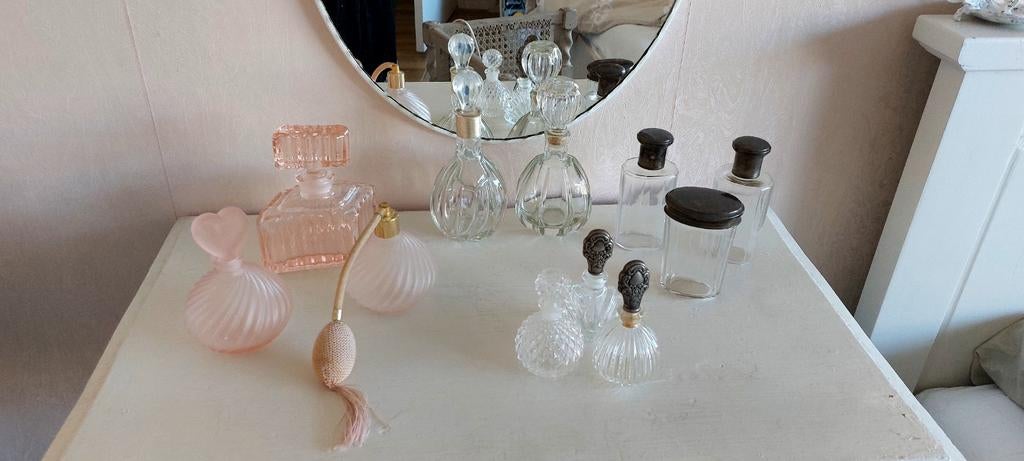 Parfumflesjes 2 met zilveren dop, Antiek en Kunst, Ophalen of Verzenden