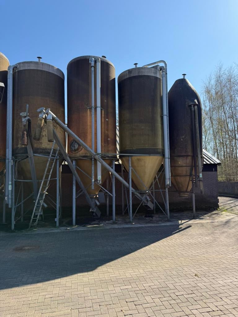 Silo’s voor brok met vijzel 6 en 11 ton