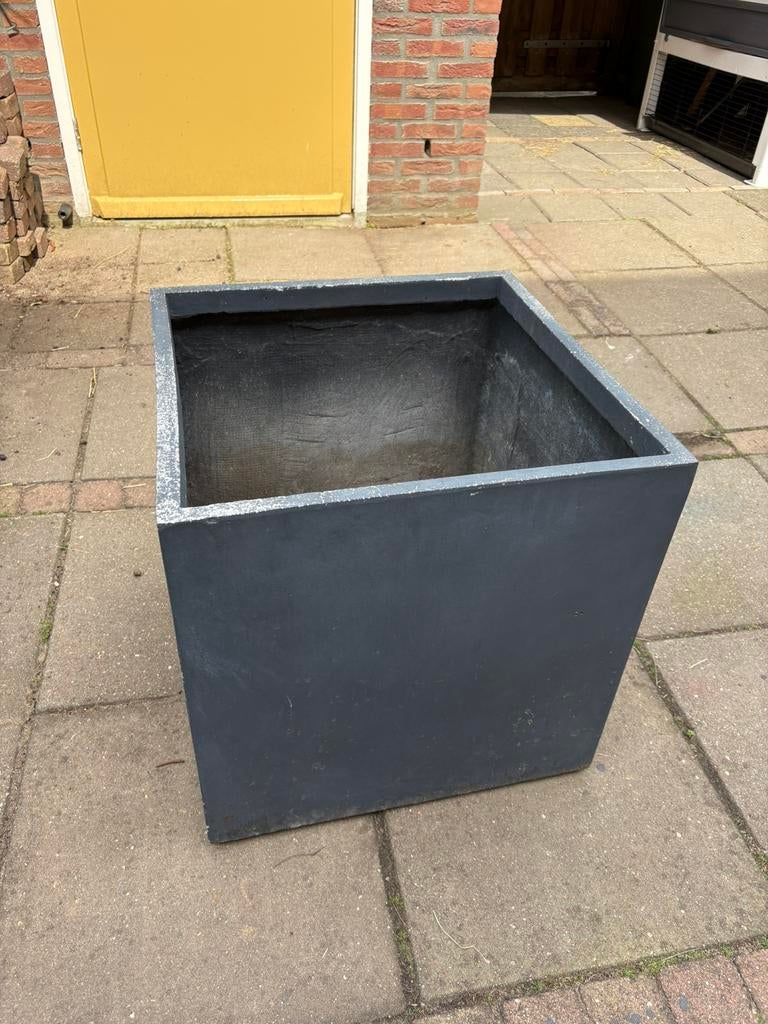 2 x Grote plantenbak, Tuin en Terras, Ophalen, Kunststof, Rond, Zo goed als nieuw