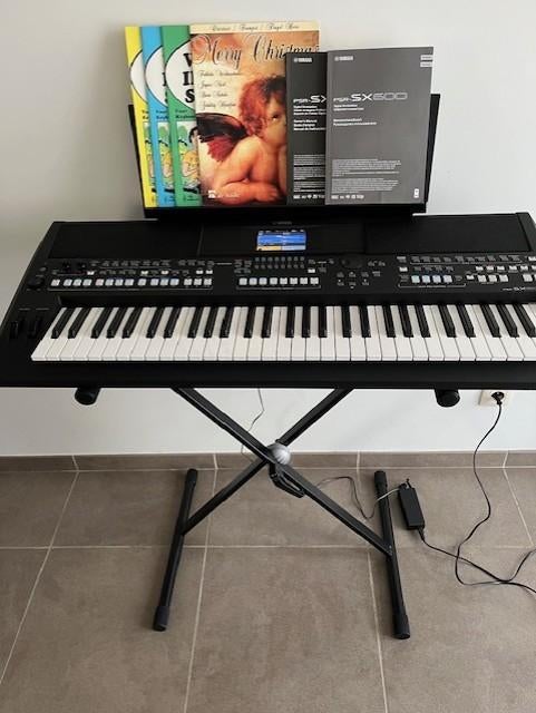 Yamaha PSR-SX600 + keyboardtas en standaard met garantie, Muziek en Instrumenten, Keyboards, Ophalen, 61 toetsen, Midi-aansluiting